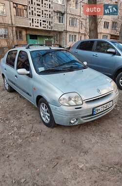 Хэтчбек Renault Clio 2001 в 