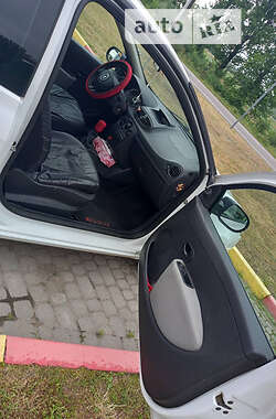 Хэтчбек Renault Clio 2011 в Львове