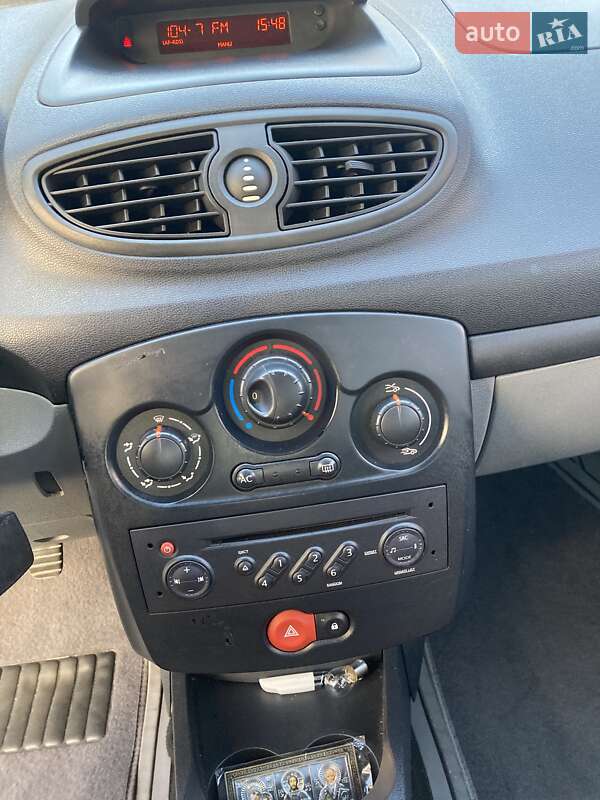 Хэтчбек Renault Clio 2007 в Львове фото 5 Хэтчбек Renault Clio 2007 в Львове