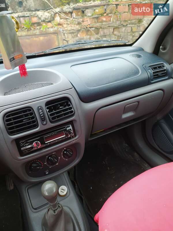 Хэтчбек Renault Clio 1999 в Ужгороде фото 4 Хэтчбек Renault Clio 1999 в Ужгороде