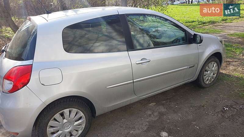 Хетчбек Renault Clio 2011 в Тернополі