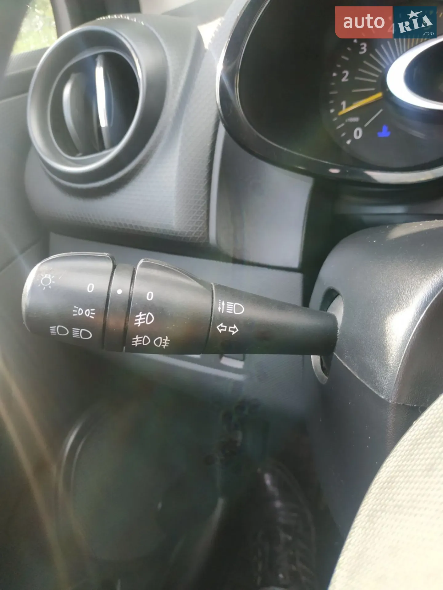 2015 Renault Clio - мініатюра 9