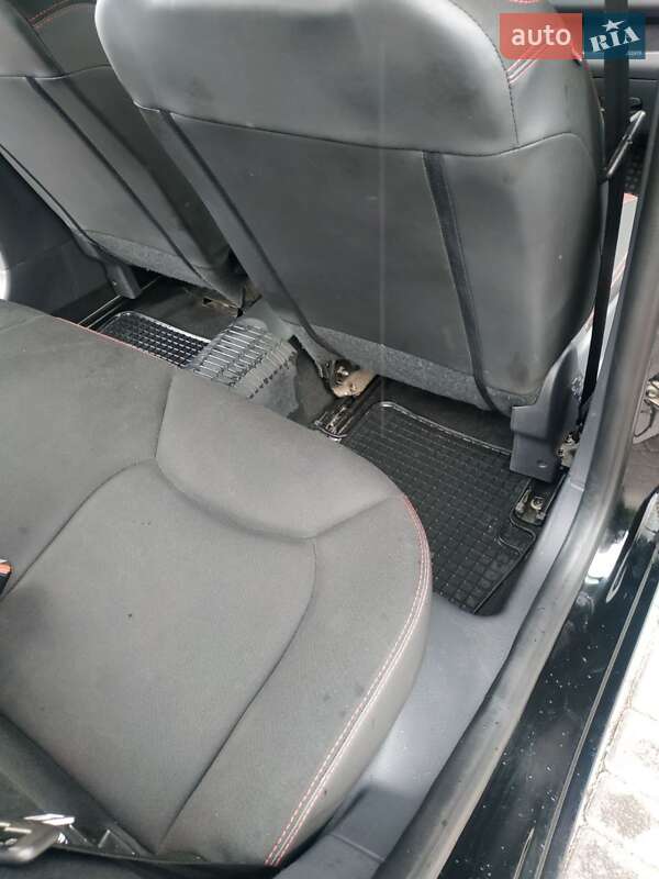 Универсал Renault Clio 2015 в Днепре