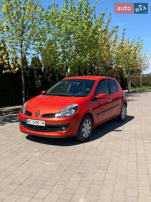 Хэтчбек Renault Clio 2009 в Львове