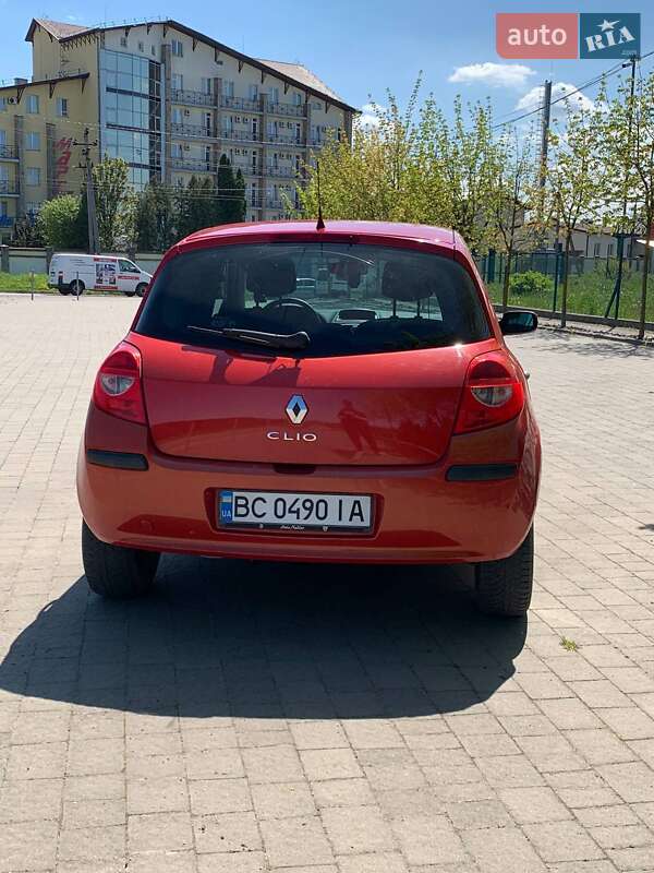 Хэтчбек Renault Clio 2009 в Львове