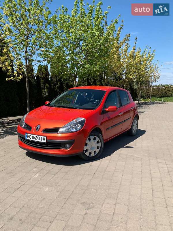 Хэтчбек Renault Clio 2009 в Львове