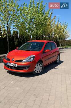 Хэтчбек Renault Clio 2009 в 