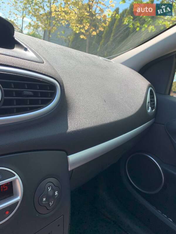 Хэтчбек Renault Clio 2009 в Львове