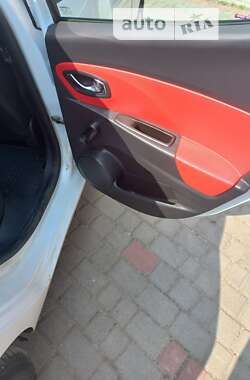Хэтчбек Renault Clio 2014 в 
