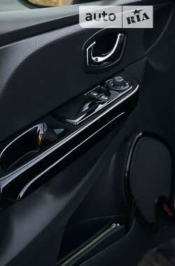 Хетчбек Renault Clio 2013 в 