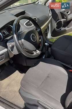 Универсал Renault Clio 2008 в Остроге