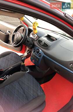 Хэтчбек Renault Clio 2008 в Дрогобыче