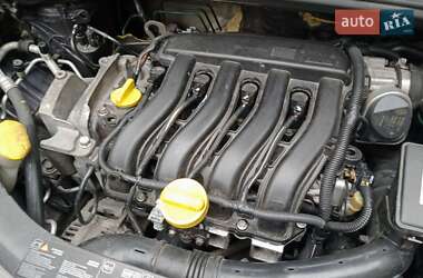 Хетчбек Renault Clio 2006 в 