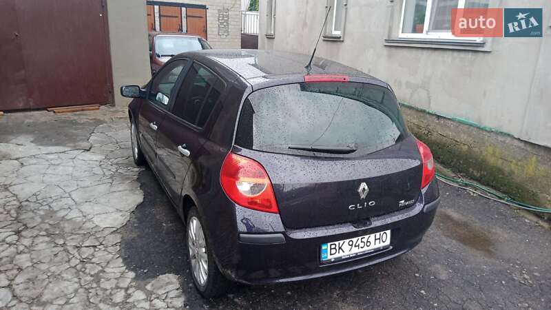 Хэтчбек Renault Clio 2006 в Ровно