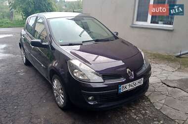 Хэтчбек Renault Clio 2006 в Ровно