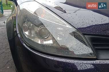 Хетчбек Renault Clio 2006 в 