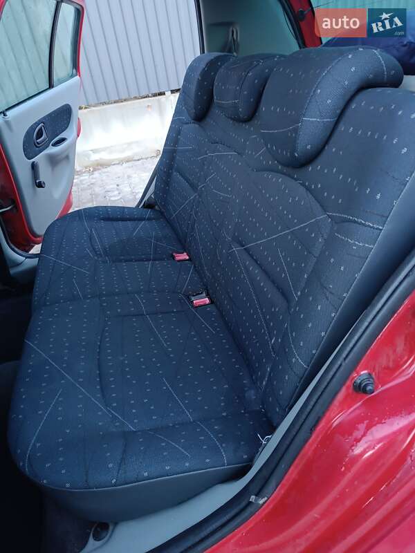 Хетчбек Renault Clio 2002 в Львові