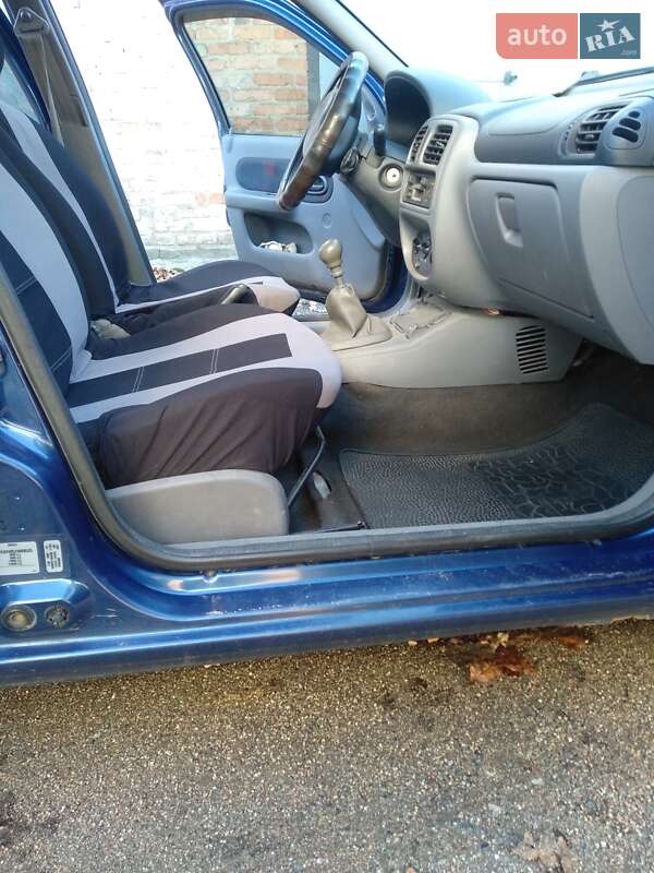 Хэтчбек Renault Clio 2001 в Кропивницком фото 13 Хэтчбек Renault Clio 2001 в Кропивницком