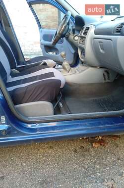 Хэтчбек Renault Clio 2001 в 