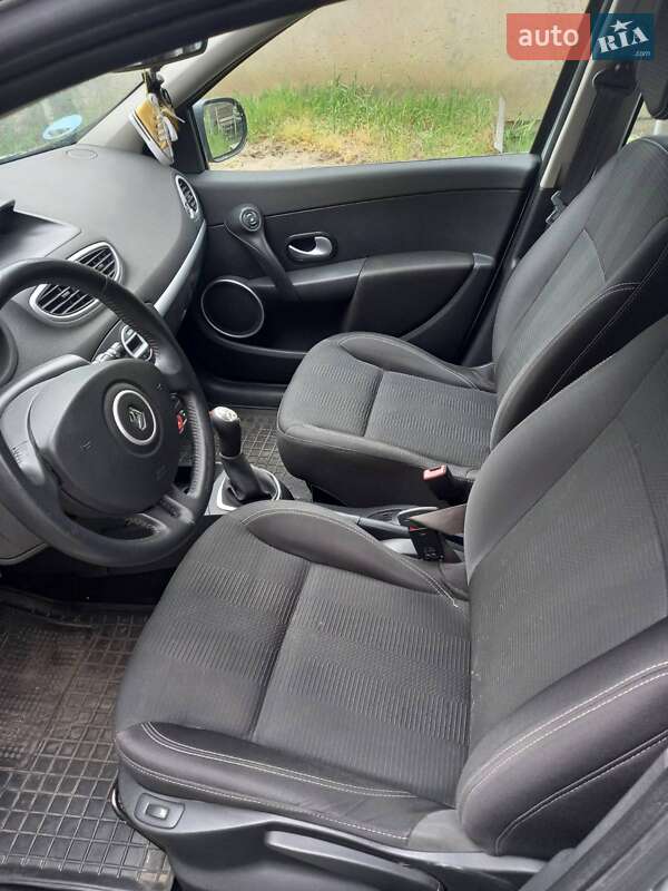 Универсал Renault Clio 2011 в Ужгороде