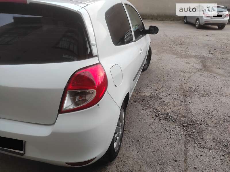 Хэтчбек Renault Clio 2011 в Одессе