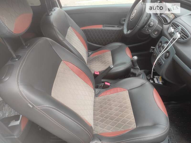 Хэтчбек Renault Clio 2011 в Одессе
