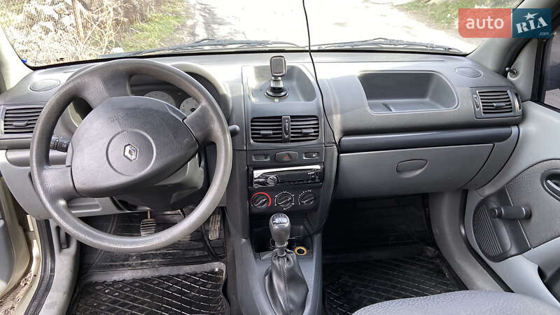Седан Renault Clio 2007 в Виннице