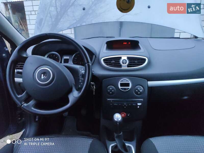Универсал Renault Clio 2010 в Каневе