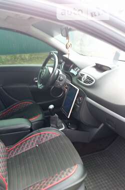 Хетчбек Renault Clio 2006 в Обухові