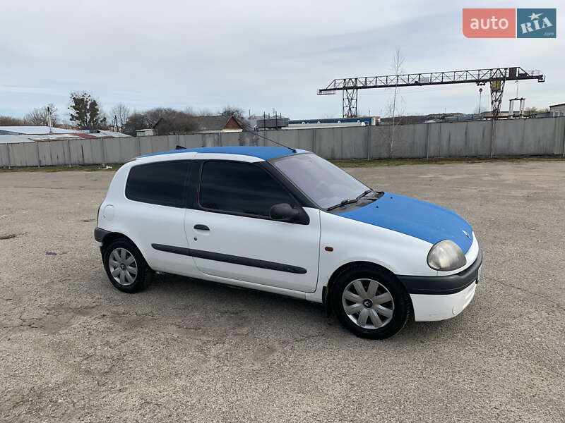 Хэтчбек Renault Clio 2000 в Киеве