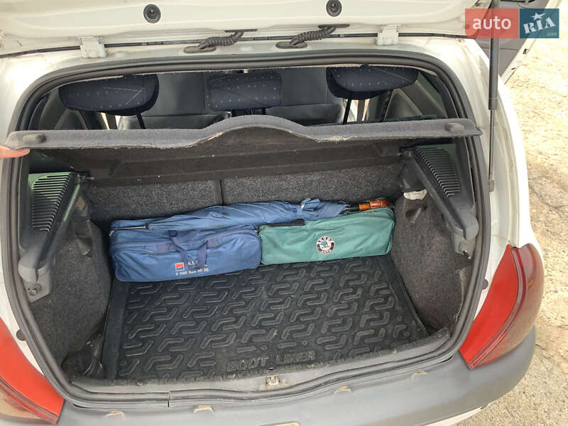 Хэтчбек Renault Clio 2000 в Киеве