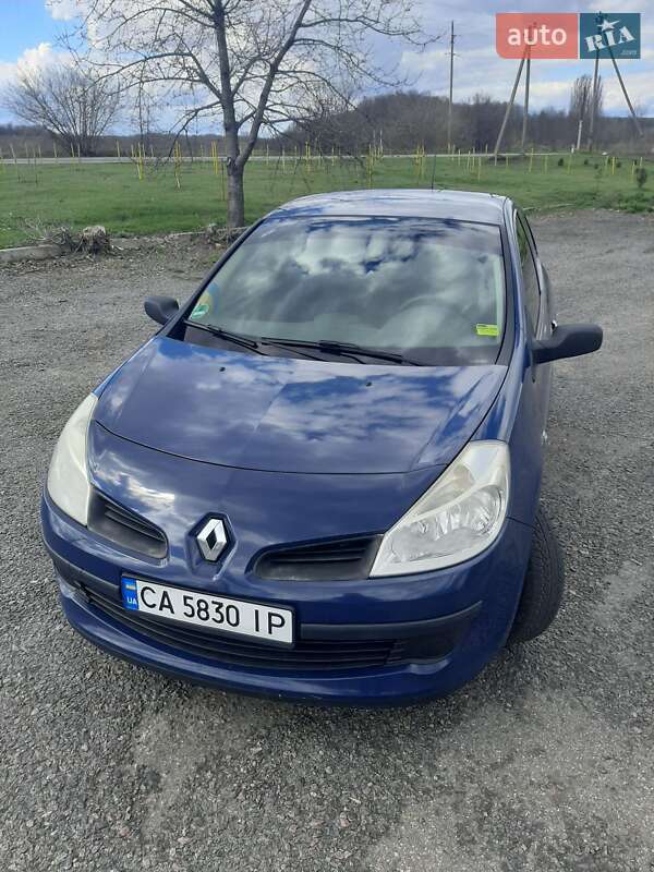 Хэтчбек Renault Clio 2008 в Звенигородке