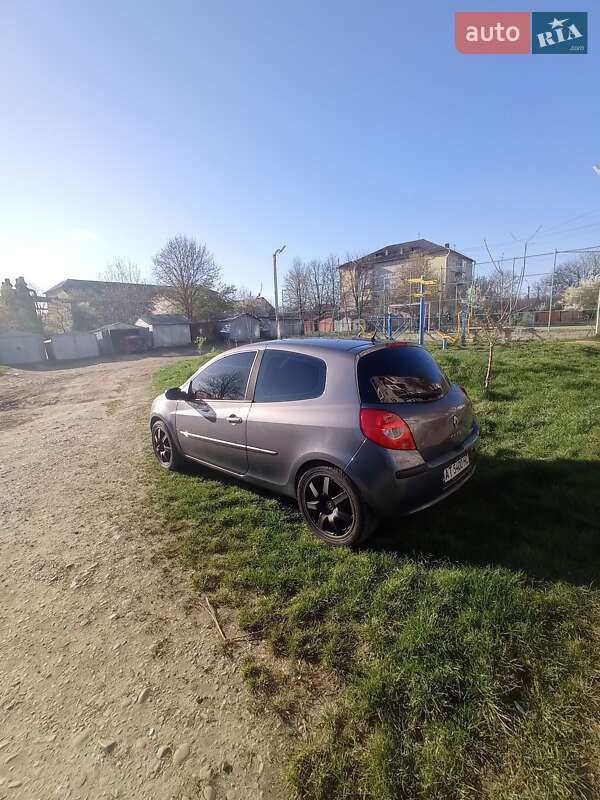 Хэтчбек Renault Clio 2007 в Коломые