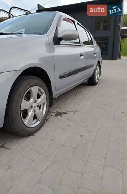 Седан Renault Clio 2006 в 