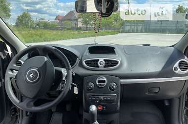 Хэтчбек Renault Clio 2009 в Калуше