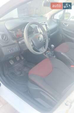 Хетчбек Renault Clio 2013 в 