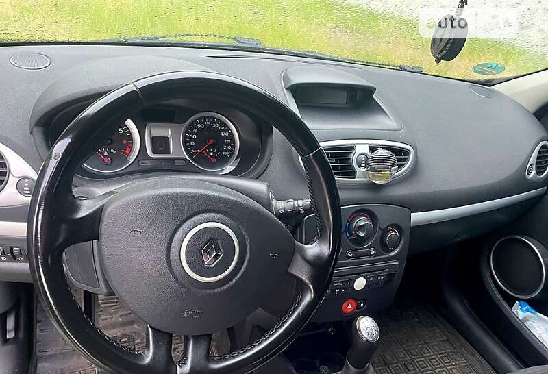 Хэтчбек Renault Clio 2009 в Киеве