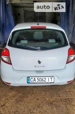 Хэтчбек Renault Clio 2009 в 