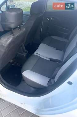 Хэтчбек Renault Clio 2013 в 
