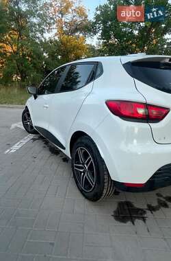 Хэтчбек Renault Clio 2013 в 