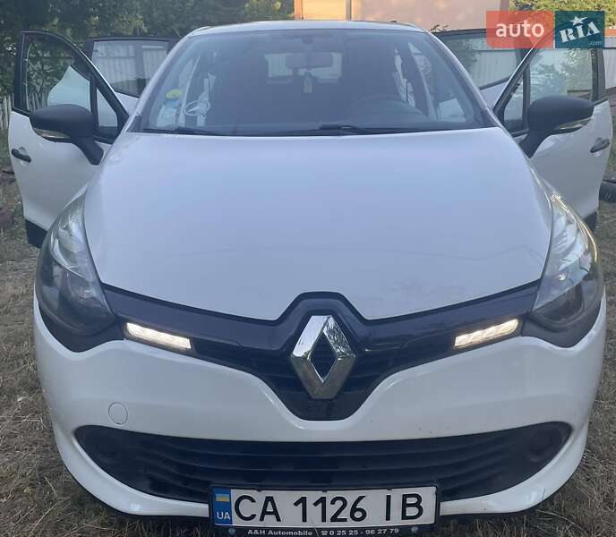 Хэтчбек Renault Clio 2012 в 