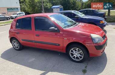 Хэтчбек Renault Clio 2004 в 