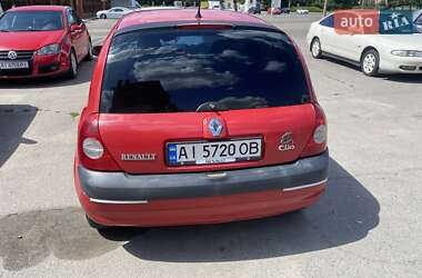 Хэтчбек Renault Clio 2004 в 