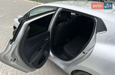 Хэтчбек Renault Clio 2015 в 