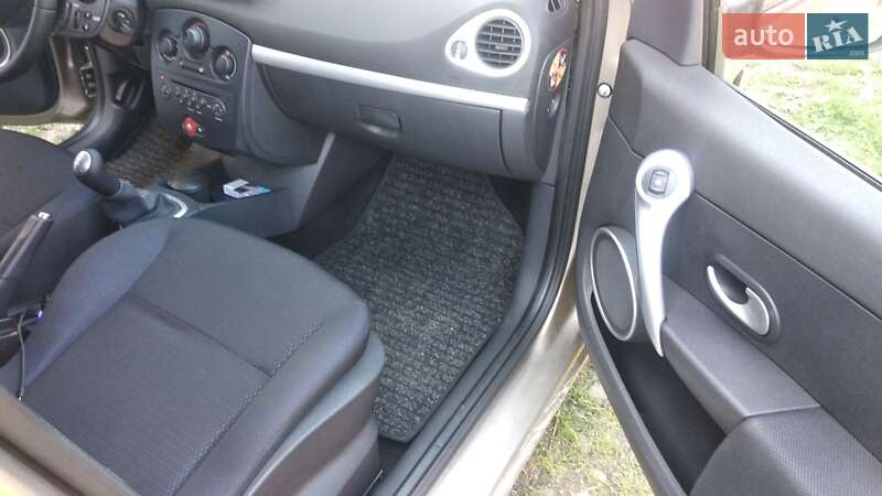 Универсал Renault Clio 2008 в Калуше