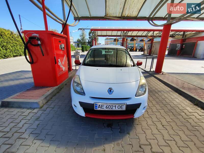 Хэтчбек Renault Clio 2012 в Луцке
