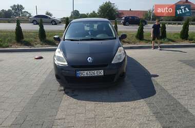 Хэтчбек Renault Clio 2010 в 