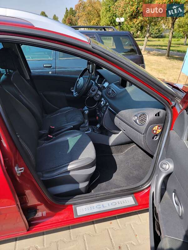 Універсал Renault Clio 2011 в Луцьку