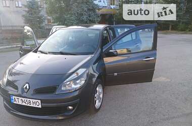 Хэтчбек Renault Clio 2005 в Ивано-Франковске