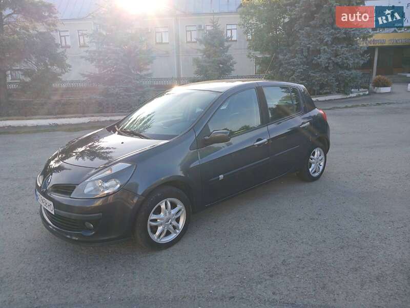 Хэтчбек Renault Clio 2005 в Ивано-Франковске